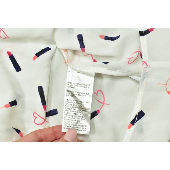 Chico's Women's Lipstick Print White Button Up Blouse Size 3 L/XL NWT - Picture 8 of 8